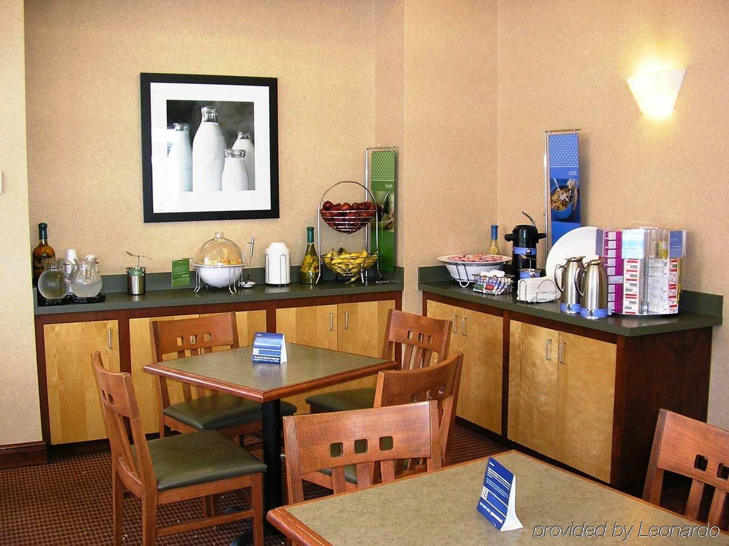 Hampton Inn Cleveland-Downtown Restaurant foto