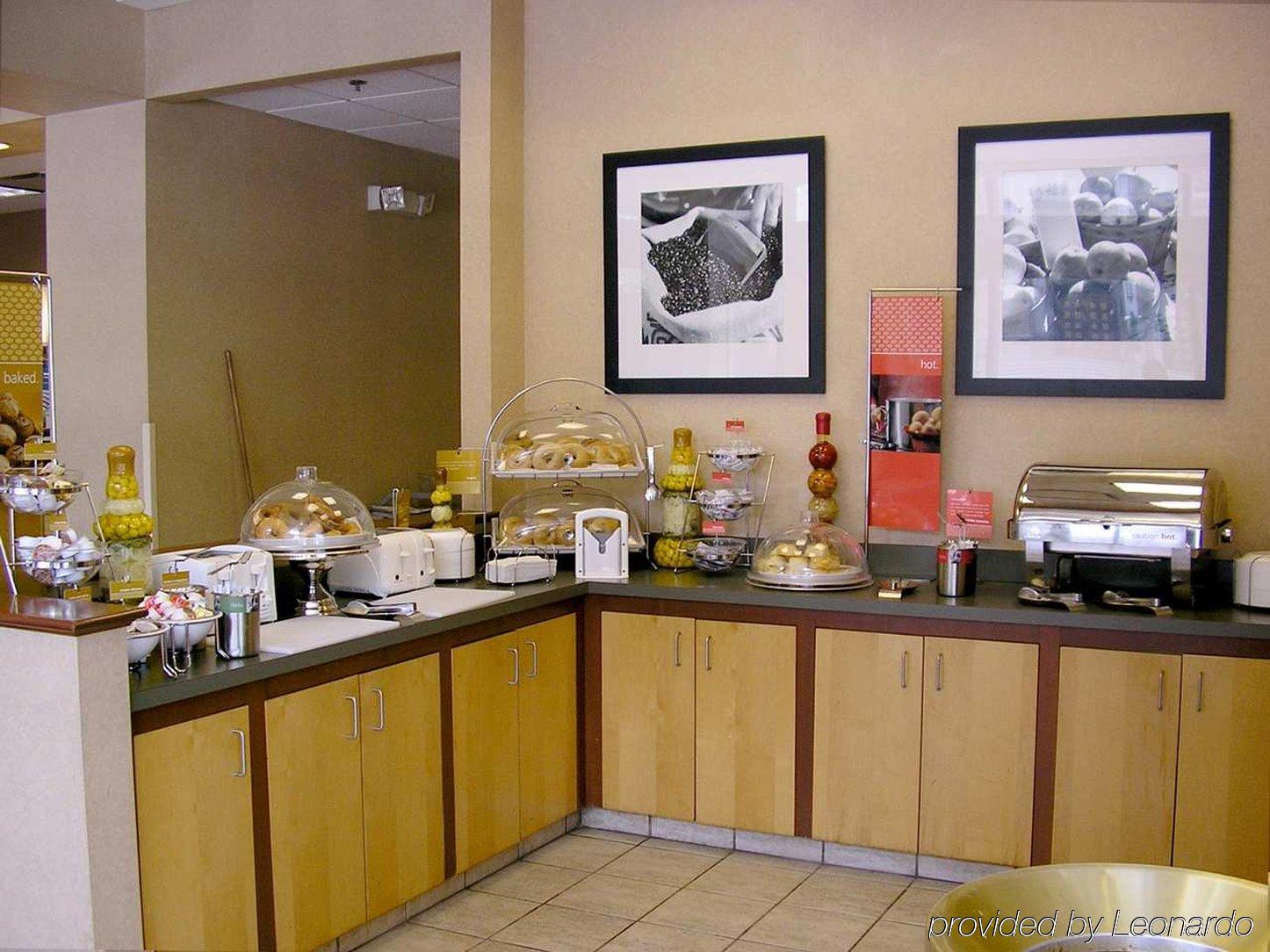 Hampton Inn Cleveland-Downtown Restaurant foto